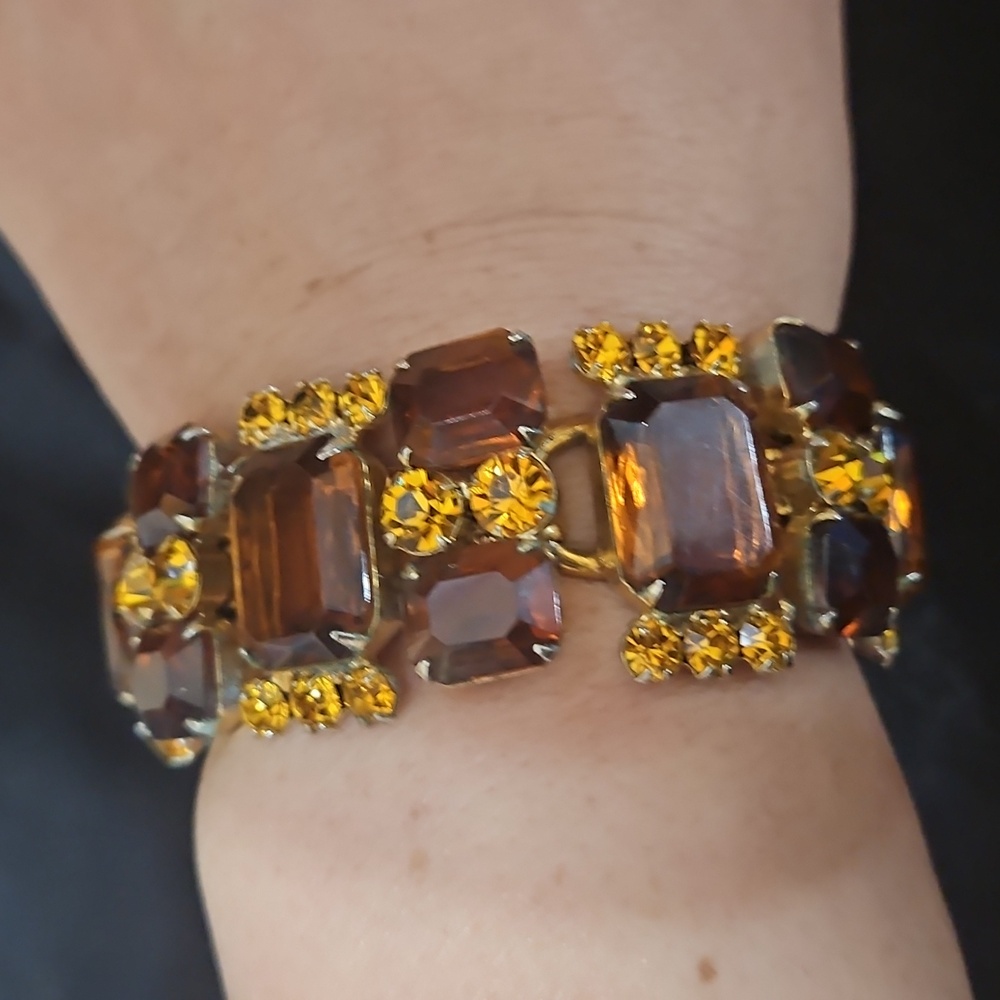 Vintage D&E Juliana Glass Topaz and Citrine cColored Wide Bracelet - Picture 4 of 5